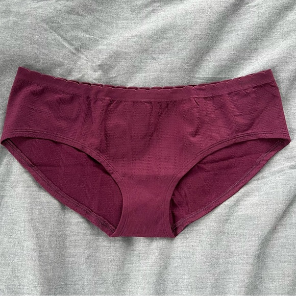 MAROON SEAMLESS HIPSTER UNDERWEAR - Picture 1 of 7